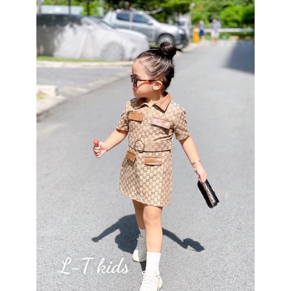 Set váy liền gu xì 2 màu kèm mũ cho bé gái