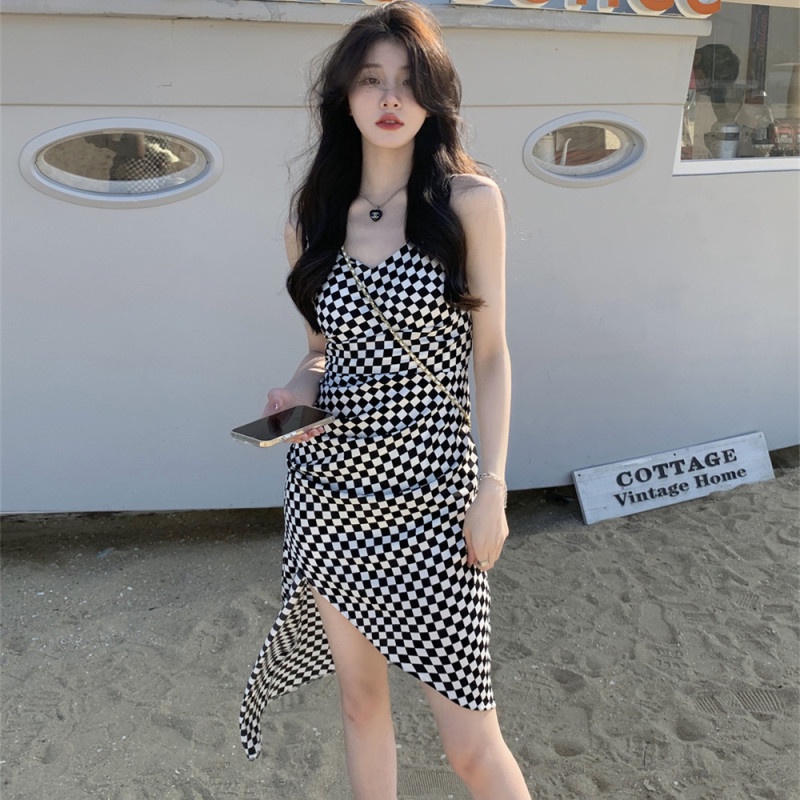 Đầm Hai Dây Cổ Chữ V Họa Tiết Sọc Caro Quyến Rũ Thời Trang