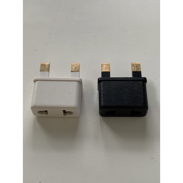 Phích chuyển 2 chân Anh  ra ổ đa năng 2 lỗ