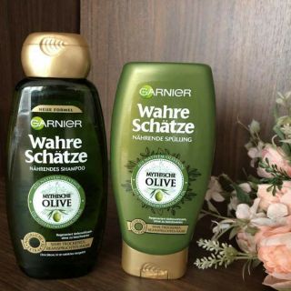 Cặp dầu gội và dầu xả Garnier Wahre Schatze Olive