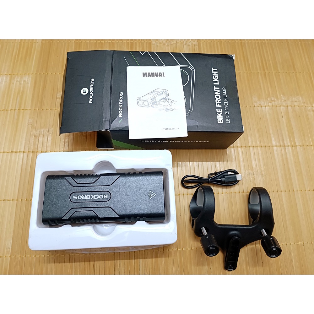 Đèn xe đạp Rockbros 850lm, pin siêu khủng 10.000mah, kiêm sạc dự phòng