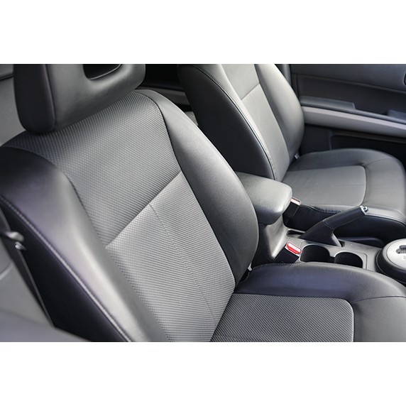 Chai xịt vệ sinh ghế da ô tô Leather Seat Cleaner - Soft99 chính hãng Nhật Bản