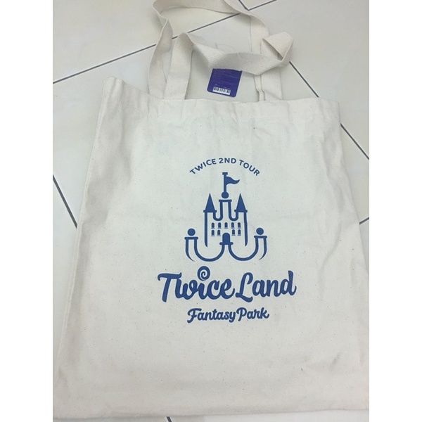 Bộ sưu tầm nhóm nhạc TWICE