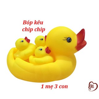 Vịt thả bồn, chậu tắm cho bé