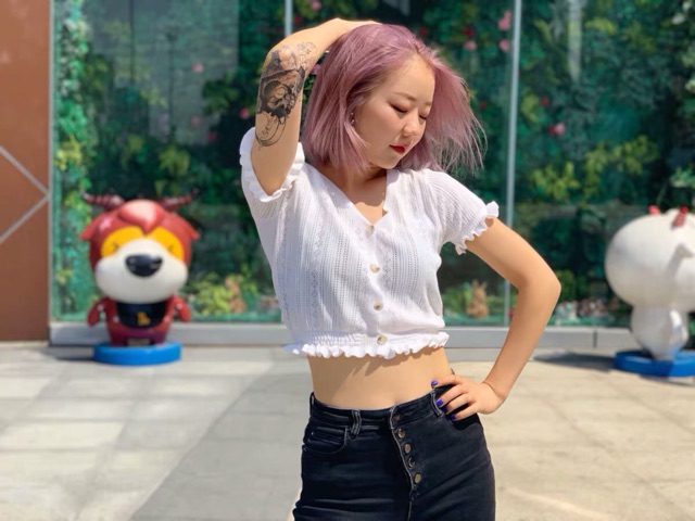 Áo thun áo len mỏng mùa hè cổ v áo croptop Jennie Blackpink M28 | BigBuy360 - bigbuy360.vn