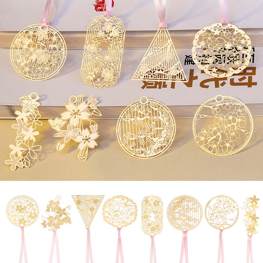 Dụng Cụ Đánh Dấu Trang Sách Bằng Kim Loại Gắn Tua Rua Dễ Thương