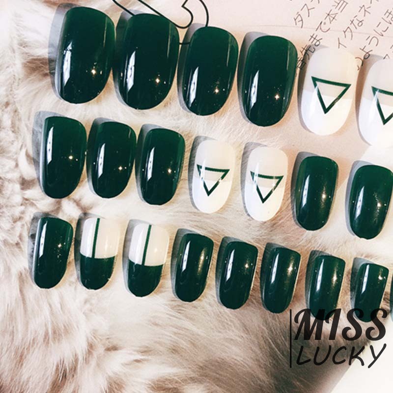 Set 24 móng tay giả trang trí họa tiết tam giác tông màu màu xanh lục đậm