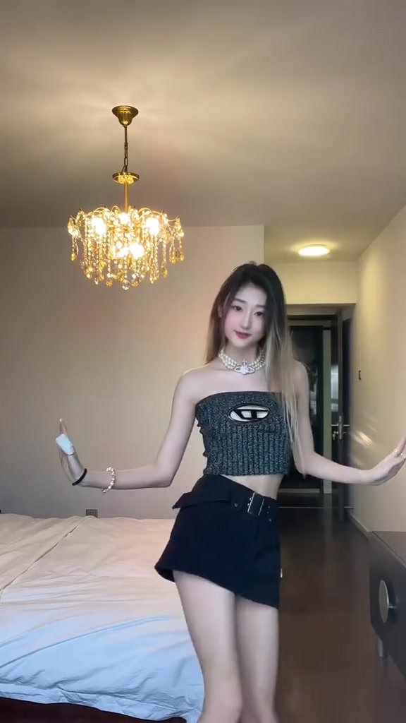 Áo Quây Không Dây Dệt Kim Tuyến Gân Họa Tiết Khoét Ngực Logo Sắt Siêu Cá Tính, Áo Nhiều Màu Phù Hợp Đi Chơi Nanganhchuye | BigBuy360 - bigbuy360.vn