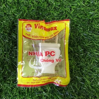 Phích cắm điện vinamax chân trong thông dụng màu trắng.