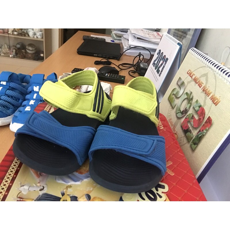 Giày Sandal Adidas cho bé trai siêu nhẹ.