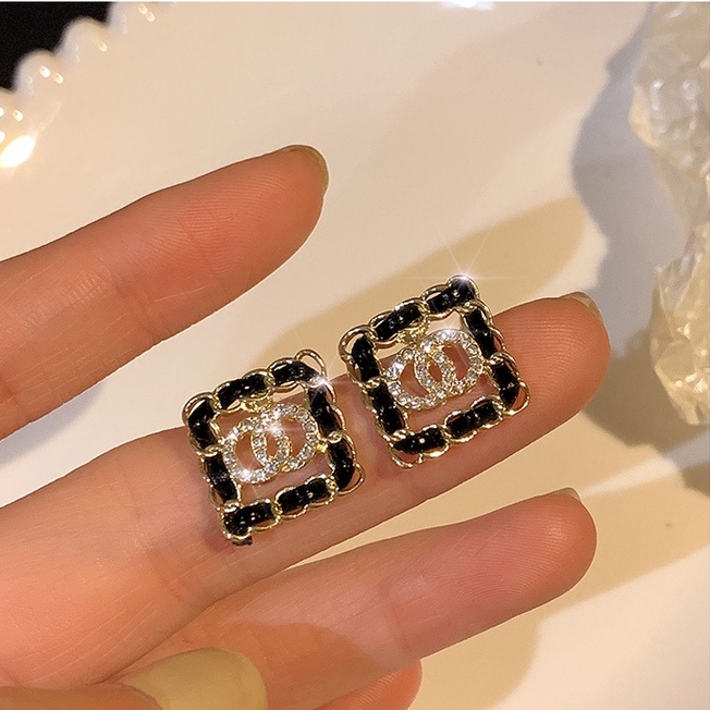 Khuyên tai hình vuông đính đá kiểu dáng thời trang