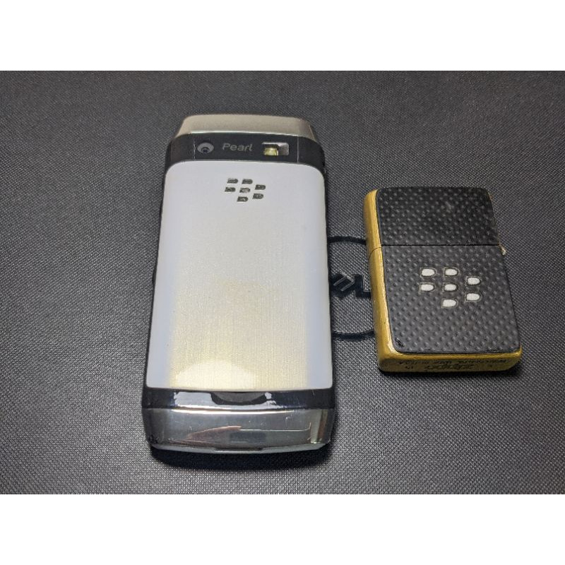 Điện thoại BlackBerry 9105 trắng