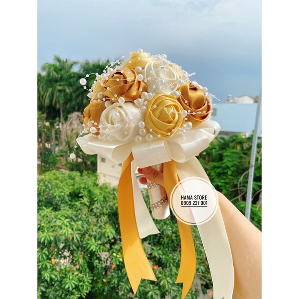 [GIAM8KFOLLOWER]- BÓ HOA CƯỚI CẦM TAY CÔ DÂU HOA LỤA SATIN KẾT CƯỜM HẠT CHÂU PHONG CÁCH HIỆN ĐẠI SHOP XU HƯỚNG CƯỚI