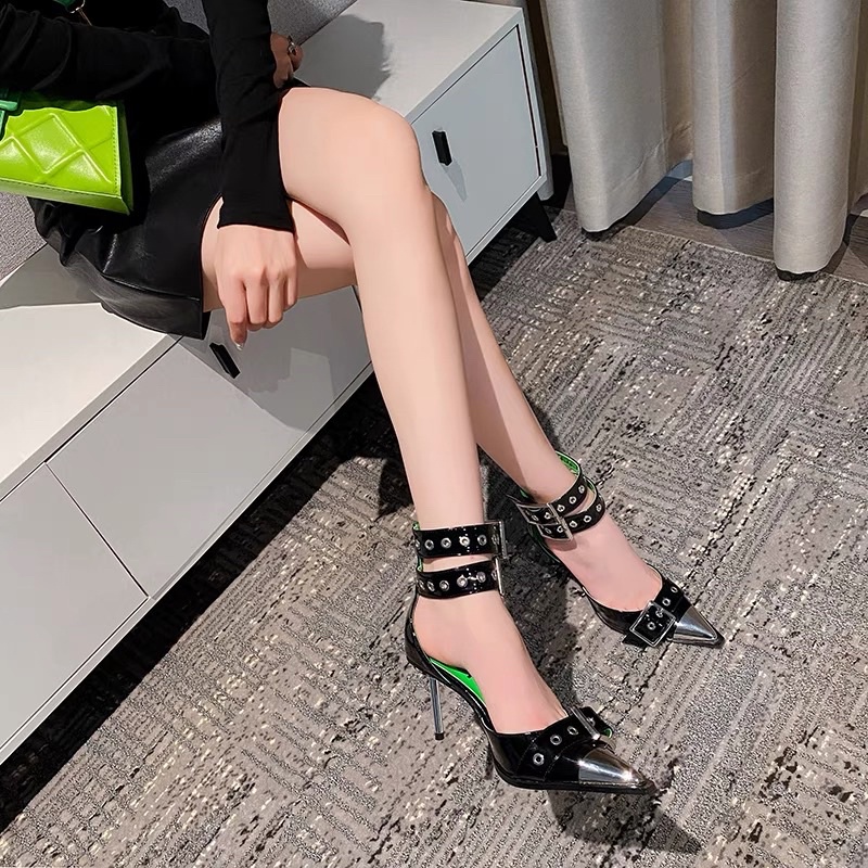 Giày cao gót chiến binh phối màu