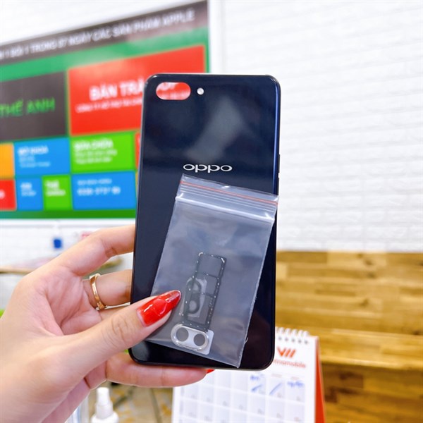 Nắp lưng Oppo A3s chọt sim dưới