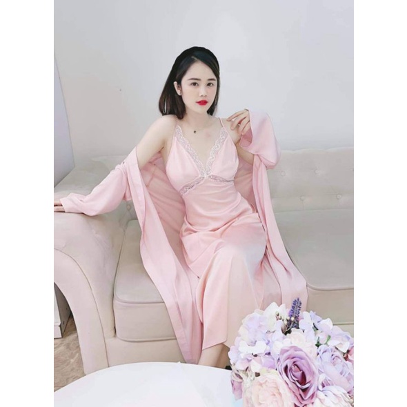 Set áo choàng kèm váy ngủ lụa dáng dài qua gối mặc nhà sang trọng