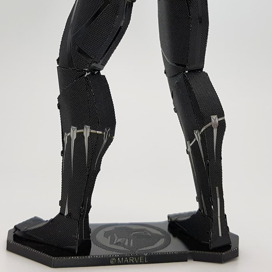 Mô Hình 3D Kim Loại Chiến Binh Báo Đen