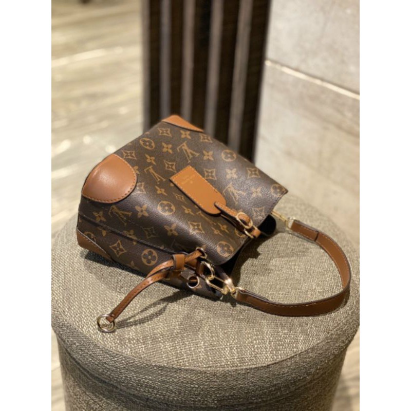 [ SẴN ] Túi xách thời trang L Neo size 24cm new 2022