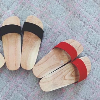 Guốc mộc quai nhung