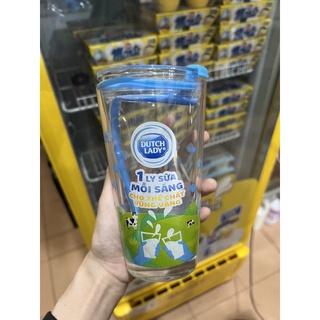 Ly cô gái hà lan có ống hút