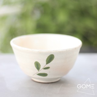 [GỐM NHẬT BẢN] Chén cơm men mờ, màu loang, vẽ hình lá cây. Đáy có triện