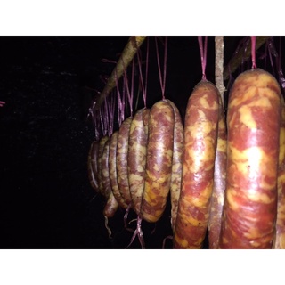 Lạp sườn thịt lợn đen.