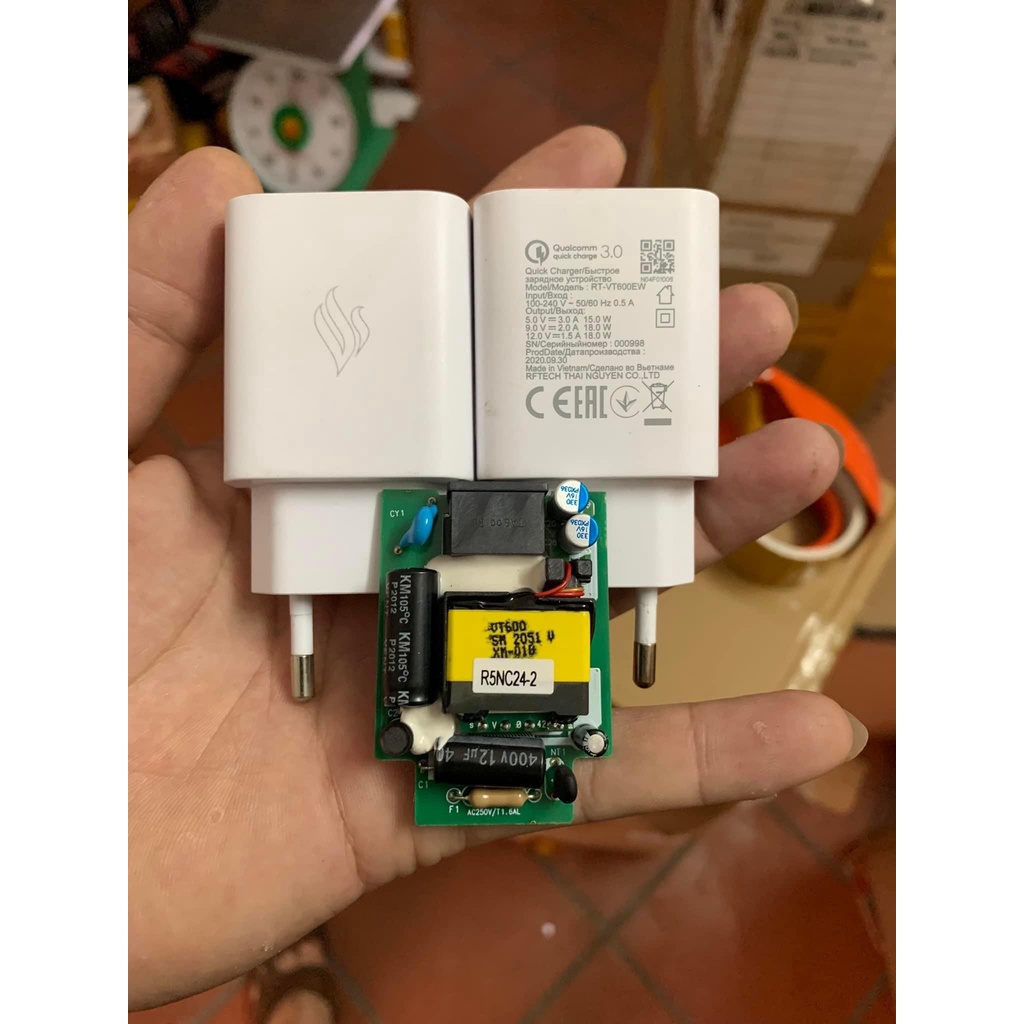 Củ sạc nhanh điện thoại Vsmart Quick charge 3.0 - Hàng chính hãng