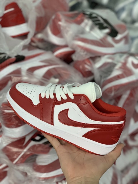 Ảnh thật chi tiết giày sneaker Jordan 1 thấp cổ | BigBuy360 - bigbuy360.vn