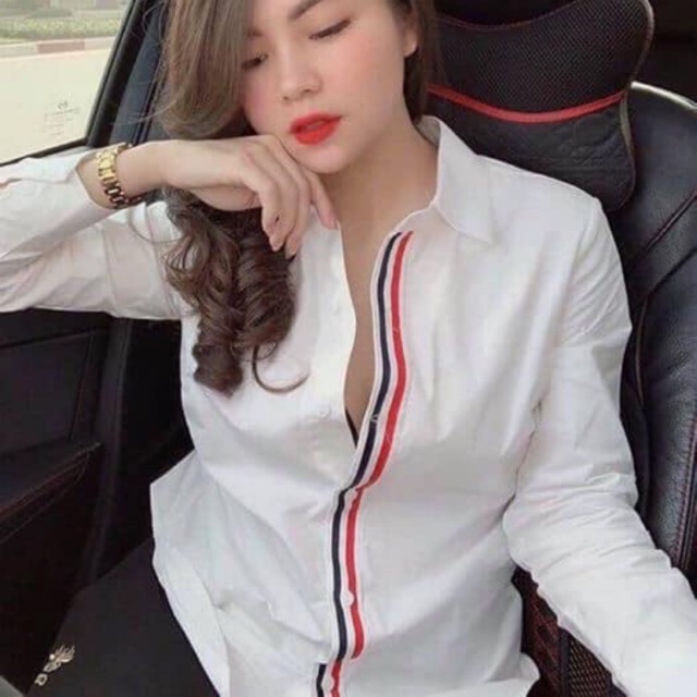 Áo sơ mi sọc đỏ