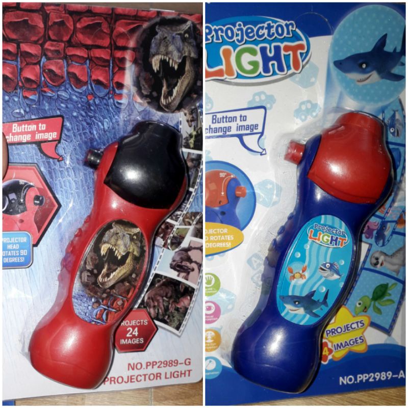 Một chiếc đèn pin chiếu xem 24 ảnh khủng long hoặc động vật biển bằng nhựa có sẵn pin