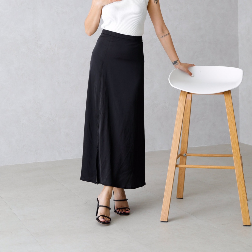 Black Silky Skirt With Slit - Chân váy lụa dài, xẻ tà