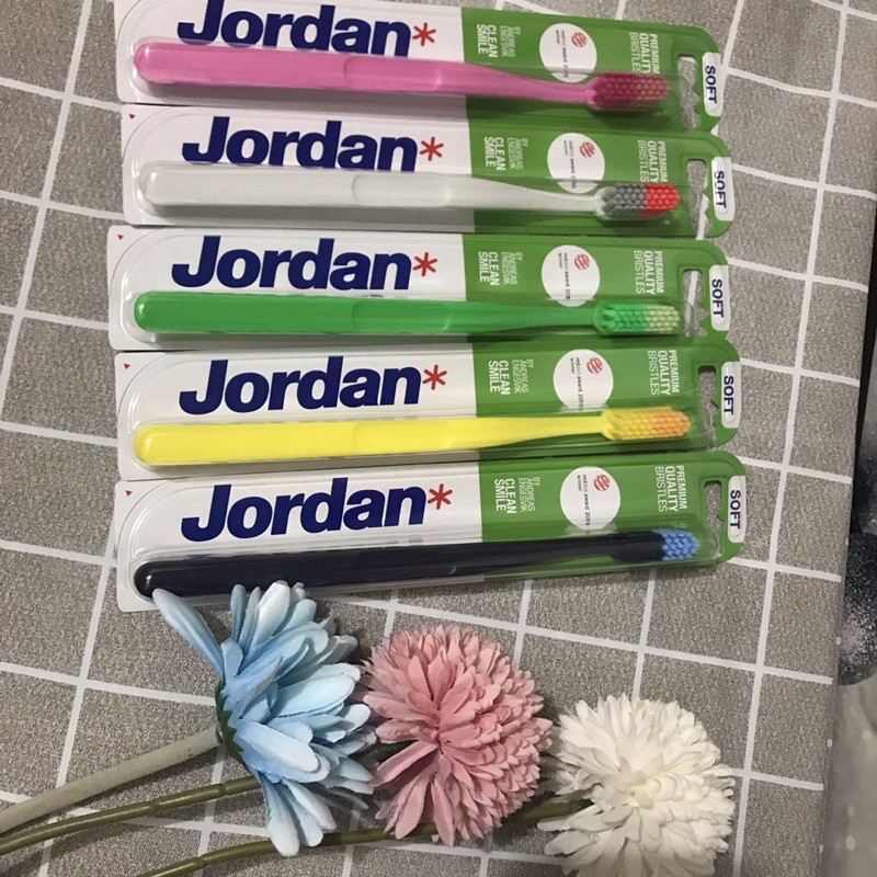 Bàn Chải Đánh Răng JORDAN Clean Smile Soft