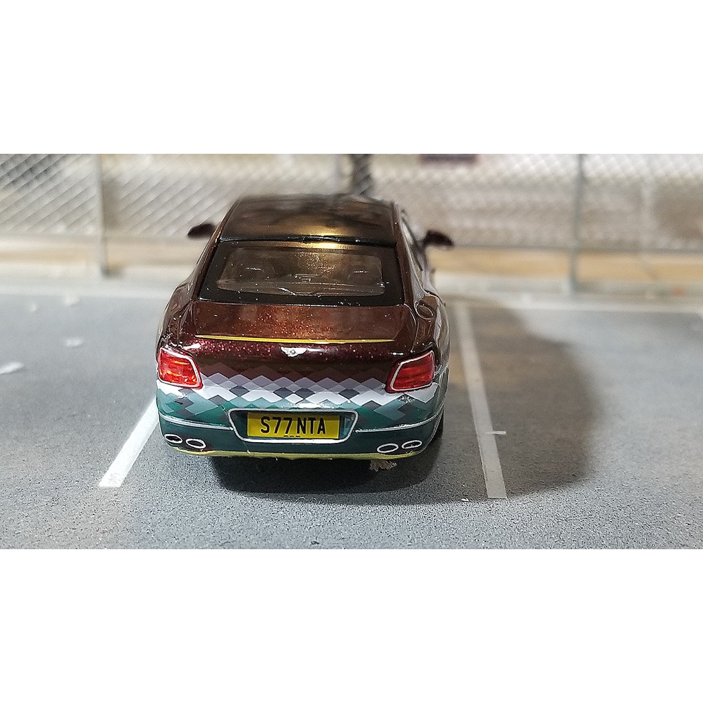 Xe mô hình tĩnh MiniGT 1:64 Giáng Sinh - Bentley Flying Spur Christmas Limited China Exclusive