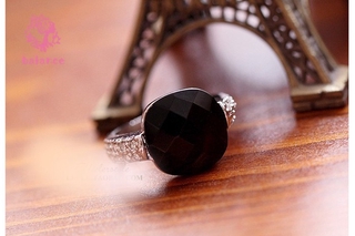 Nhẫn Đính Đá Đen Kiểu Dáng Thanh Lịch