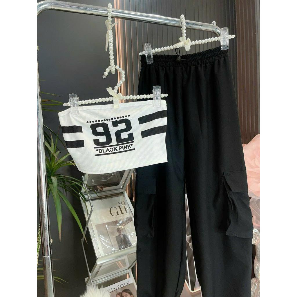 Sét Quần Túi Hộp Phối Áo Cúp Ngực In Chữ Và Số Sam Closet Phù Hợp Để Tới Công Sở, Đi Làm Hoặc Đi Chơi.