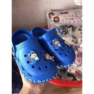 Sục lỗ cho bé trai bé gái