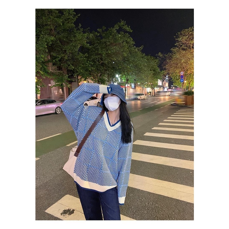 Áo len cổ chữ V dáng rộng phong cách Hàn Quốc thời trang cho nữ | BigBuy360 - bigbuy360.vn