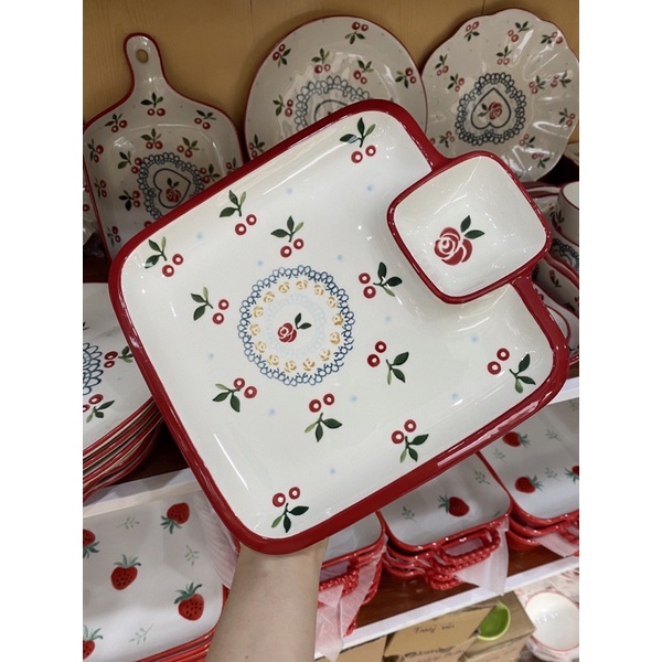 Đĩa cherry kèm 1 ngăn chấm