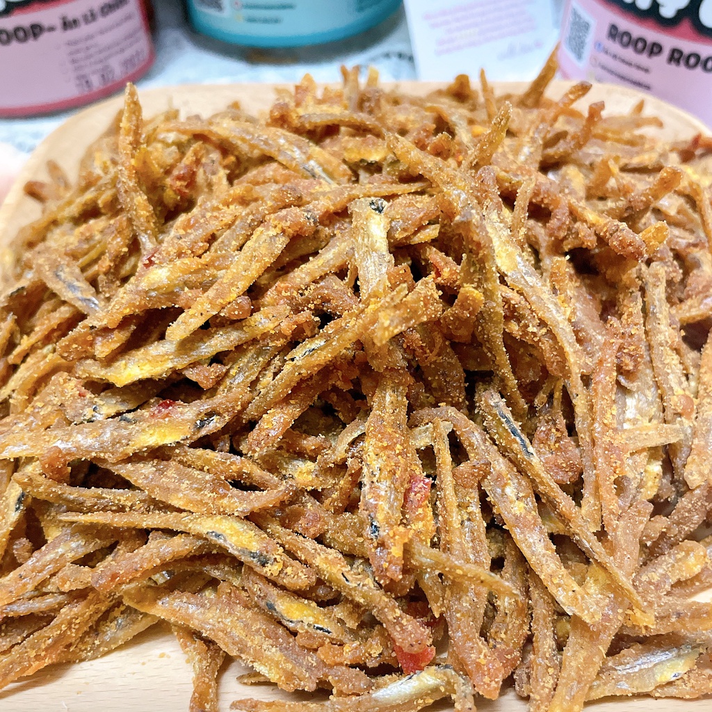 Cá cơm khô rim tỏi ớt ngon 200g RoopRoop đặc sản Phú Quốc đồ ăn vặt Sài Gòn
