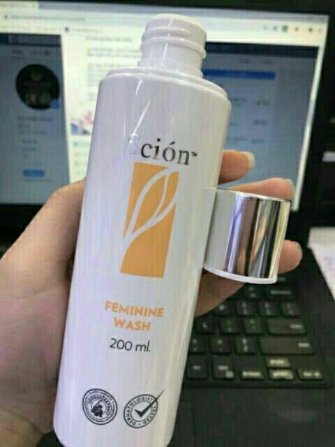 Dung Dịch Vệ Sinh Phụ Nữ Scion 200ml