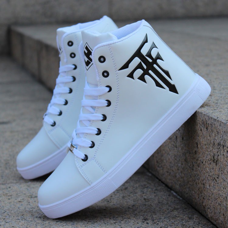 Giày cổ cao nam màu trắng In cây Thánh Giá Phong Cách