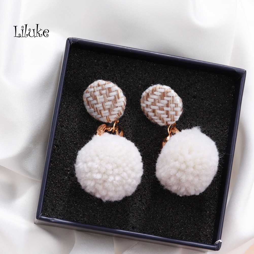 Đôi Khuyên Tai HìNh Quả Pompom Dễ Thương ThờI Trang Cho Nữ