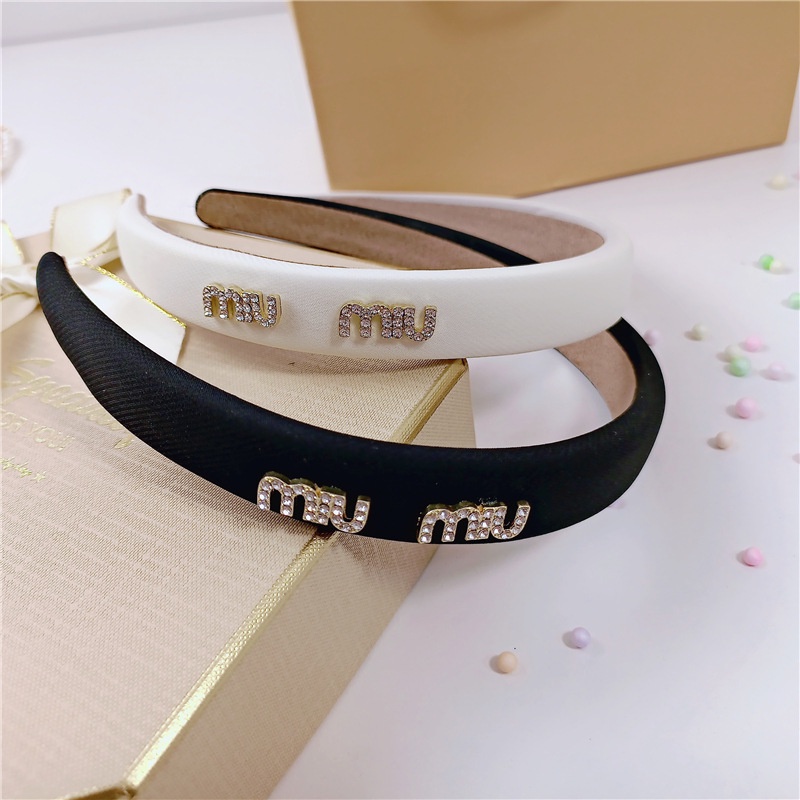 Cài tóc màu trắng đen cạnh viền mút MIUMIU Hàn Quốc