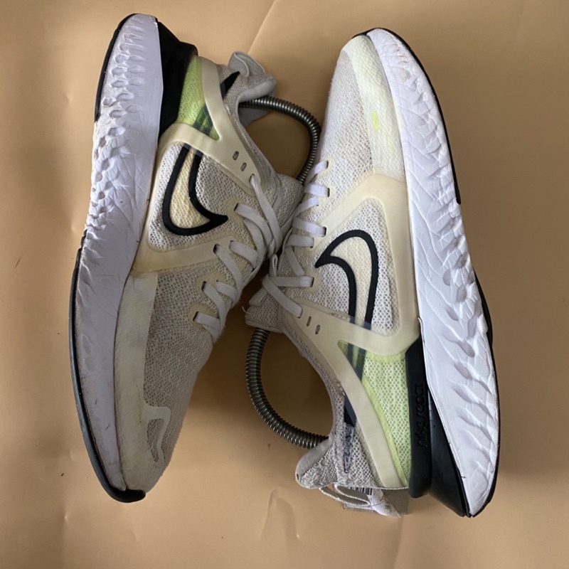 Giày chính hãng đã qua sử dụng