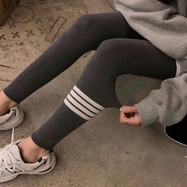 ( Ảnh Thât Có Săn )  Quần legging bó Thom Browne | BigBuy360 - bigbuy360.vn