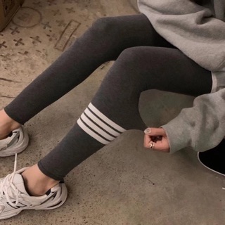 ( Ảnh Thât Có Săn )  Quần legging bó Thom Browne