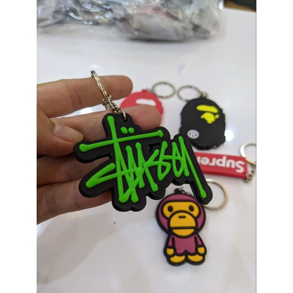 Móc khóa Supreme, bape, stussy