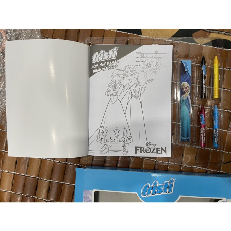 Bộ dụng cụ học tập cho bé(nv elsa và siêu nhân)