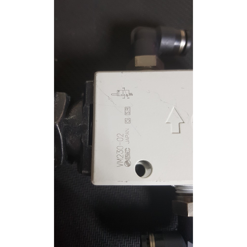 Công tắc gạt khí nén SMC  VM230-02 + Tặng đầu nối (Full bộ)