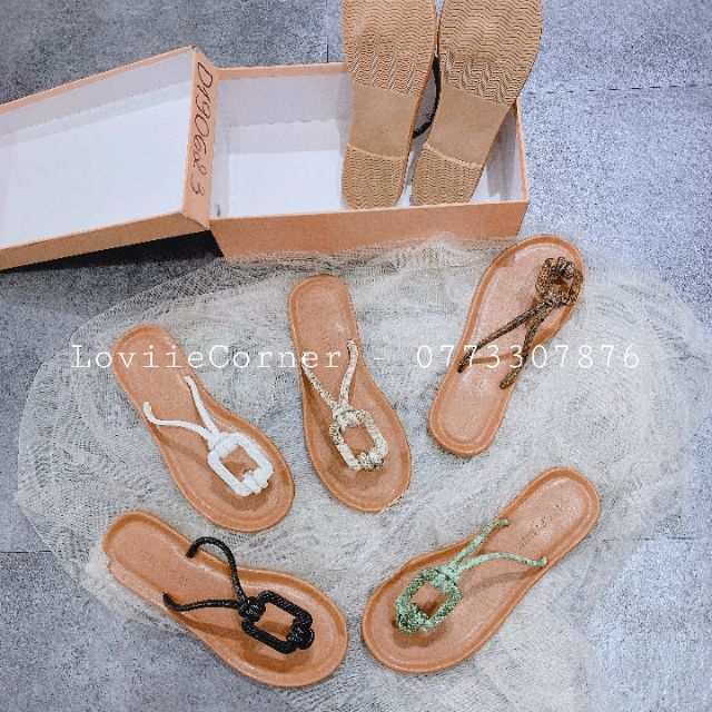 LOVIIECORNER-DÉP THỜI TRANG QUẢNG CHÂU DÂY MẢNH QUAI KẸP - DÉP BỆT ĐẾ NÂU KHÓA VUÔNG XỎ NGÓN-D191227 | BigBuy360 - bigbuy360.vn